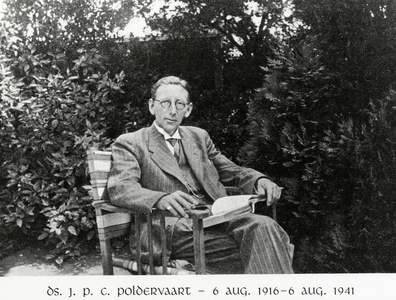 106078 Portret van ds J.P.C. Poldervaart, geboren 11 mei 1891, predikant van de Nederlandse Protestanten Bond, afdeling ...